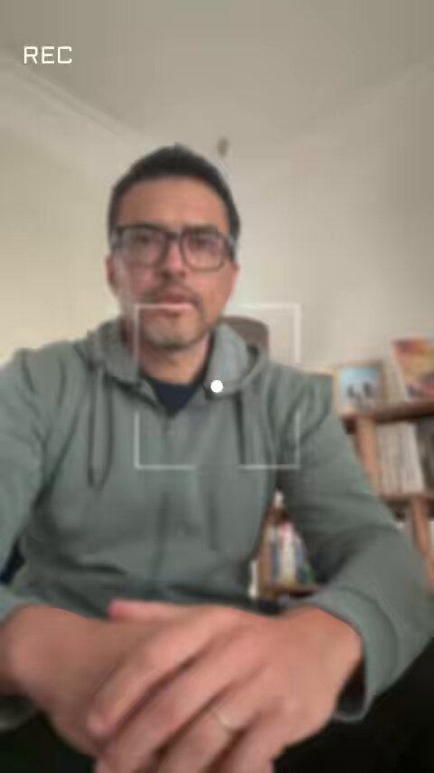 🎙️ Sergio Goycochea, un comentarista tiene derecho a opinar, pero no a perder la objetividad. Cuando el análisis parece estar condicionado por la camiseta, la transmisión deja de informar y pasa a militar una postura. 📺⚽ Muchos vimos un partido con jugadas polémicas, posibles expulsiones y un penal que generó debate. Sin embargo, el comentario fue claramente inclinado hacia un solo lado. Eso le quita credibilidad a cualquier transmisión. El público merece análisis, no parcialidad. Hoy, DSports quedó en el centro de la discusión por una transmisión que estuvo muy lejos del equilibrio. 👎 #Mundial2026 #DSports #SergioGoycochea #PeriodismoDeportivo #Fútbol #Objetividad
