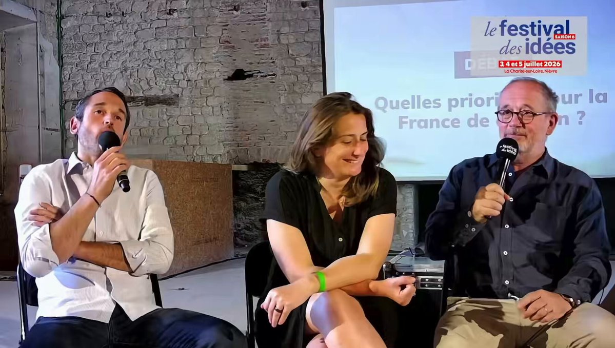 📍À La Charité-sur-Loire, le coup de gueule de Pierre Jouvet contre « l’autoflagellation » de la gauche après le discours de Lucie Castets sur le manque de représentativité du personnel politique. 🗣️ « Ras-le-bol qu’on s’autoflagelle ! Moi, je veux bien qu’on fasse croire qu’il n’y a que des bourges autour de la table, mais ce n’est pas vrai. N’allons pas nous tirer une balle dans le pied en disant que nous ne serions pas représentatifs de la population. Moi, je suis un gamin des territoires ruraux qui, par le militantisme politique et l’école de la République, est arrivé à monter les échelons. Et je ne suis pas un fils de ! » ➡️ Le numéro 2 du PS Pierre Jouvet plaide pour la création d’un « grand parti de la social-écologie » qui agrégerait toute la gauche non-mélenchoniste. 💬 « Quand le Parti socialiste était fort, il l’était parce qu’à sa droite, il y avait Dominique Strauss-Kahn et à sa gauche, Jean-Luc Mélenchon. Il y avait Gérard Filoche d’un côté et Jean-Marie Bockel de l’autre, et ça débattait. »