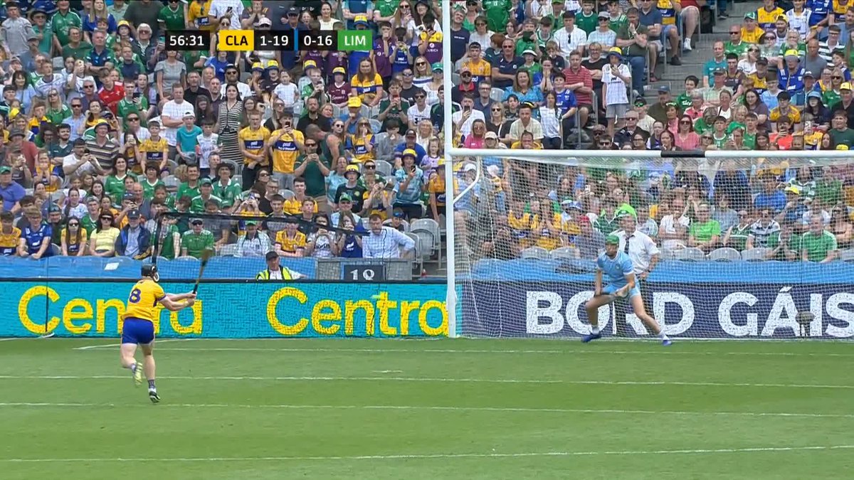 Penalty for Clare and no black card for Nickie Quaid Tony Kelly dispatches his finish in what could be a pivotal moment in the game 📱Updates: 📺Watch: 📻Listen: #RTEGAA