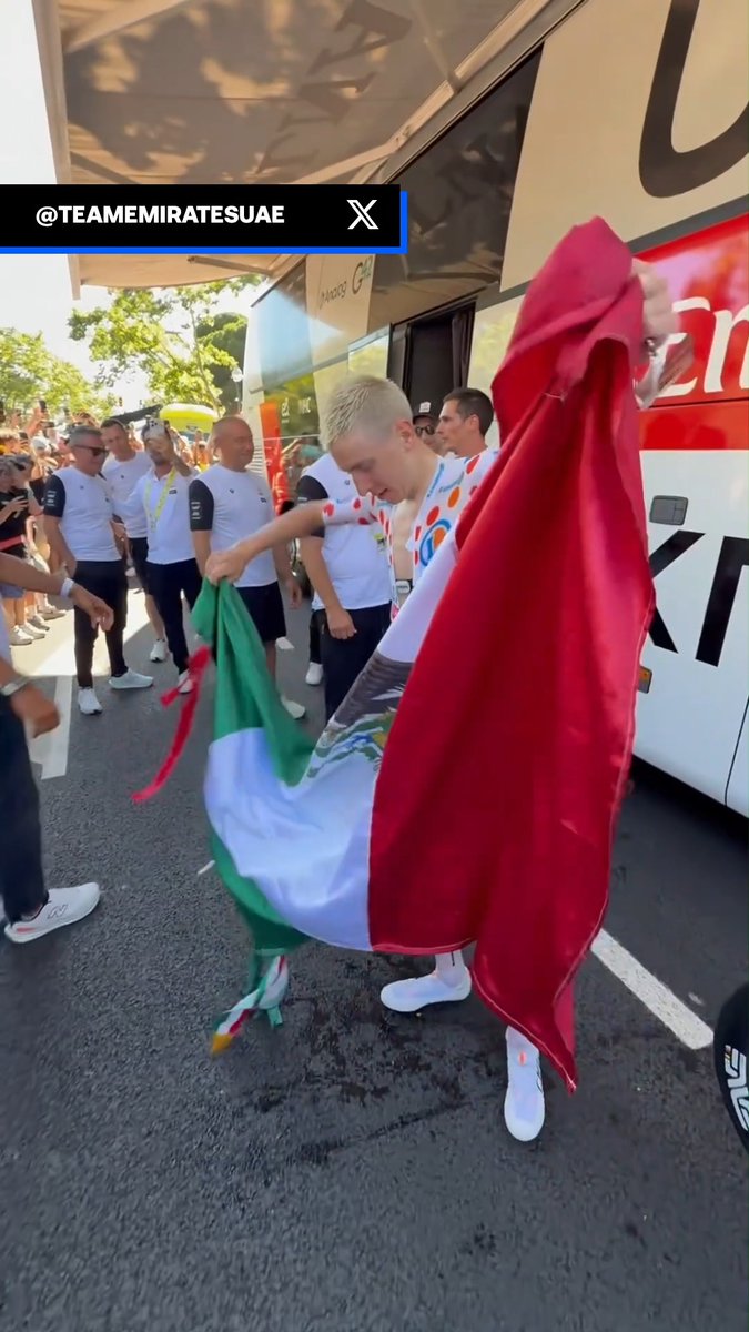 🇲🇽 Tadej, hermano, ya eres 𝐦𝐞𝐱𝐢𝐜𝐚𝐧𝐨 🔥 Pogacar, un mexicano más como su compañero Isaac del Toro tras el apoteósico final para UAE en Montjuic #TDF2026 #LaCasadelCiclismo