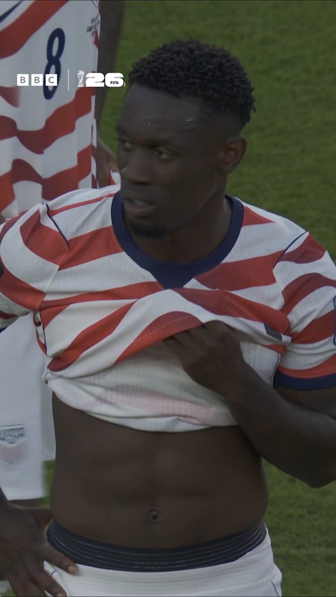 Folarin Balogun is now available to play in the round of 16 when USA face Belgium ✅ He was shown a red card for this offence against Bosnia-Herzegovina, but the resulting one-match ban has now been suspended for a probationary period of one year. #FifaWorldCup