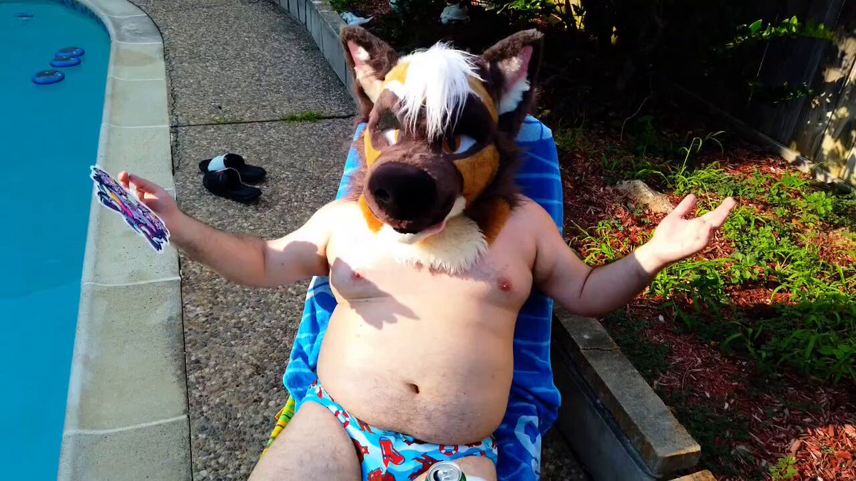 Happy #TummyTuesday! (on a Sunday) here's me playing with my belly and relaxing at the pool! I think i might start posting tummy Tuesday stuff here again ✨️🧡💚✨️ 📷: ✨️KumaDog✨️