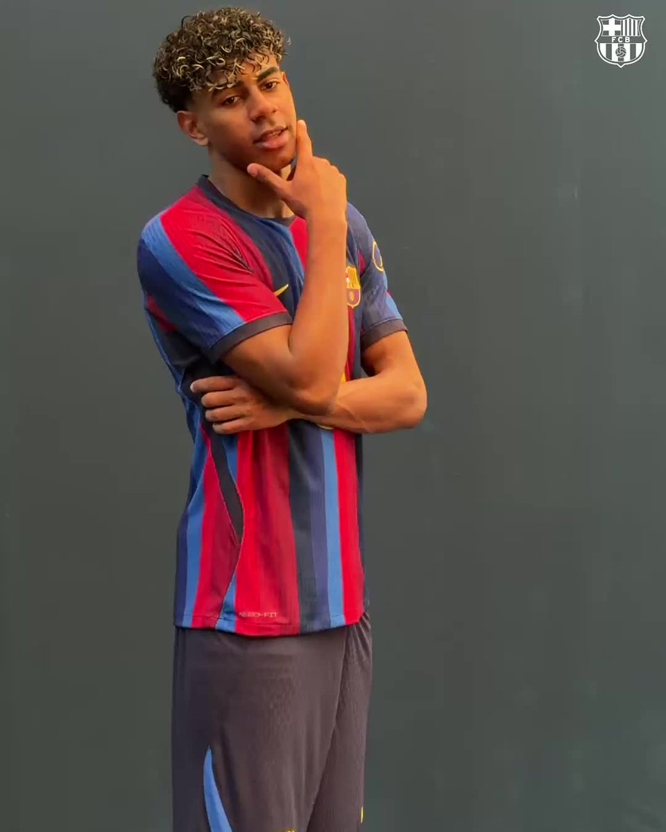 Lamine and the new kit. A perfect match.