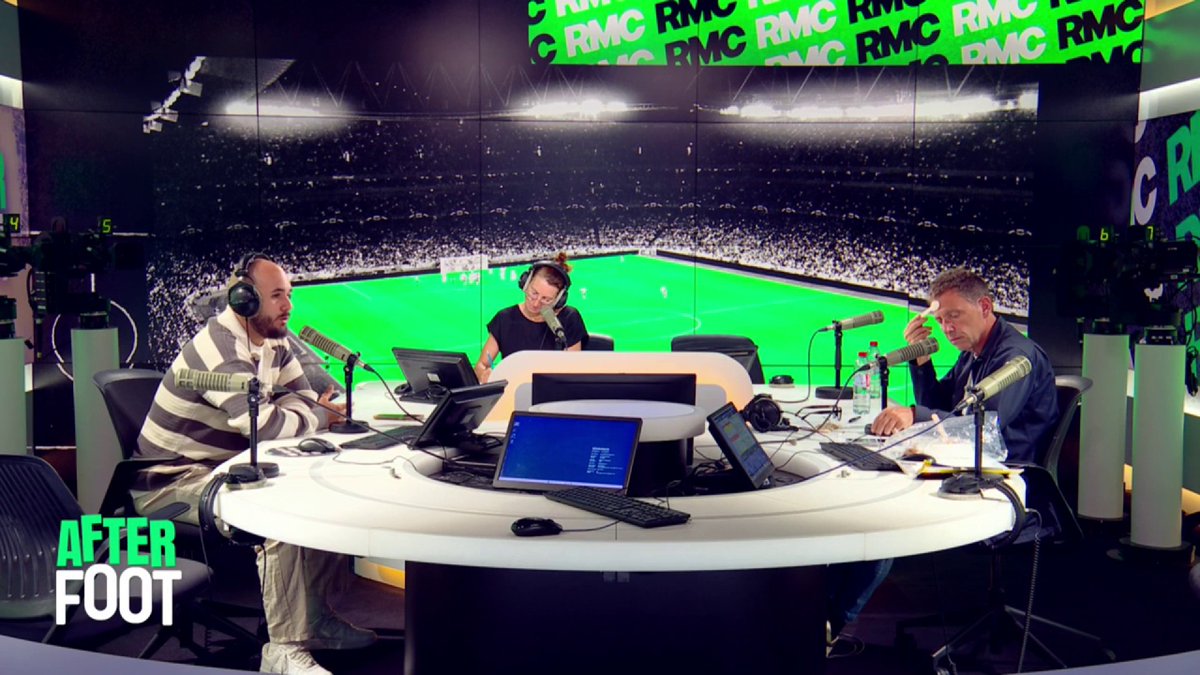 🎙🇵🇹 𝚆𝚊𝚕𝚒𝚍 𝙰𝚌𝚑𝚎𝚛𝚌𝚑𝚘𝚞𝚛 : "Il y aura des matchs dans le match sur ce Portugal - Espagne. Pedri - Vitinha par exemple. Mais Vitinha est totalement cramé après sa saison avec le PSG. Moi je ne le critiquerai pas sur cette Coupe du Monde."