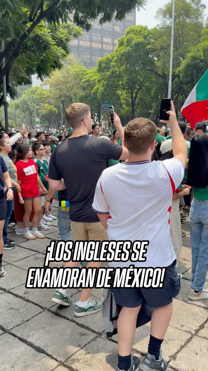 LOS INGLESES SE DIVIERTEN ANTES DE LA TENSIÓN Conocen un poco de México, bailan, cantan y hasta vuelan 🥰🇲🇽⚽