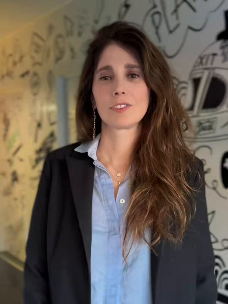 Bajamos la pobreza. Mejoramos la educación. Con resultados, no con relatos. 20 años de kirchnerismo dejaron promesas. Yo sé que les duele, pero en el gobierno de Javier Milei estamos construyendo futuro.