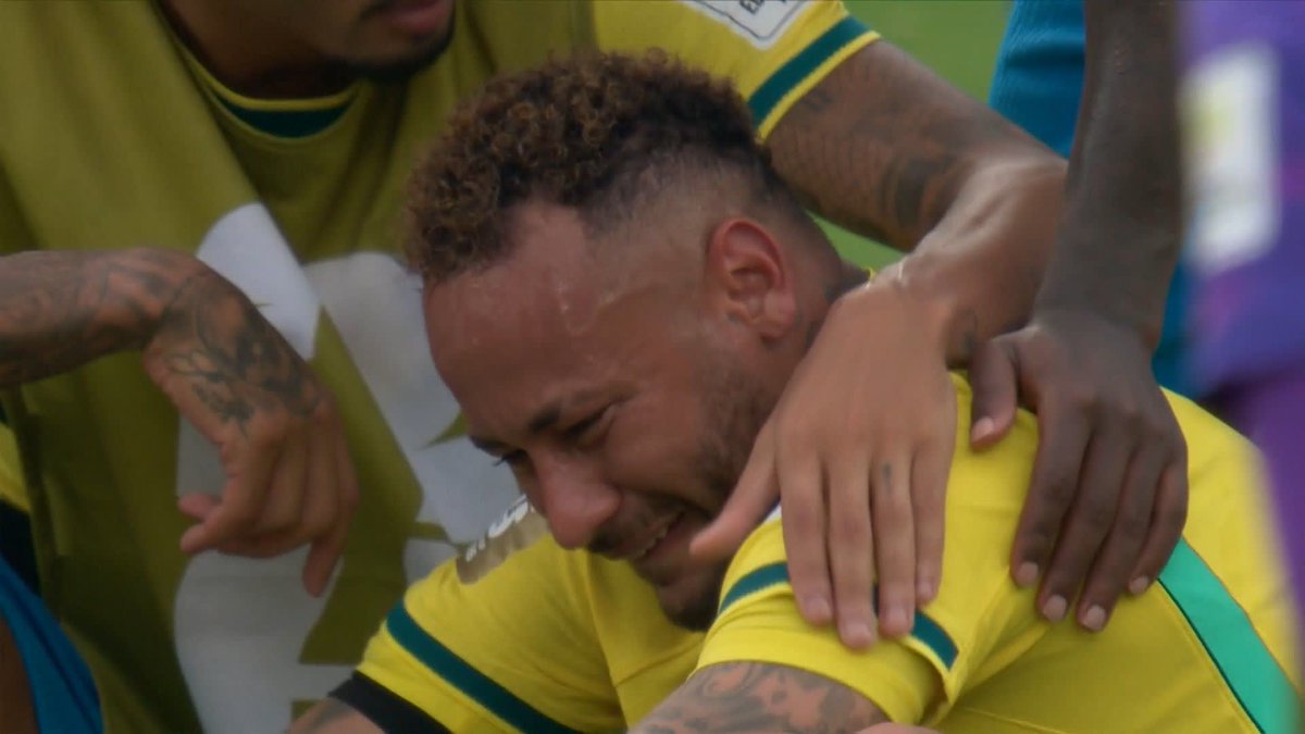 Neymar is in tears at full time as Brazil exit the World Cup 😢🇧🇷