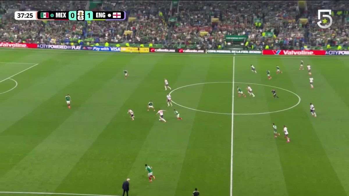 ¡NO TE LO CREO! ESE ERROR Y NOS CUESTA EL 0-2 😮💨 ¡Vamos, México! ¡Sí se puede! #ElMundialEsNuestro y el México vs Inglaterra se vive por @canalestrellas, Canal 5 y @vix Ver menos