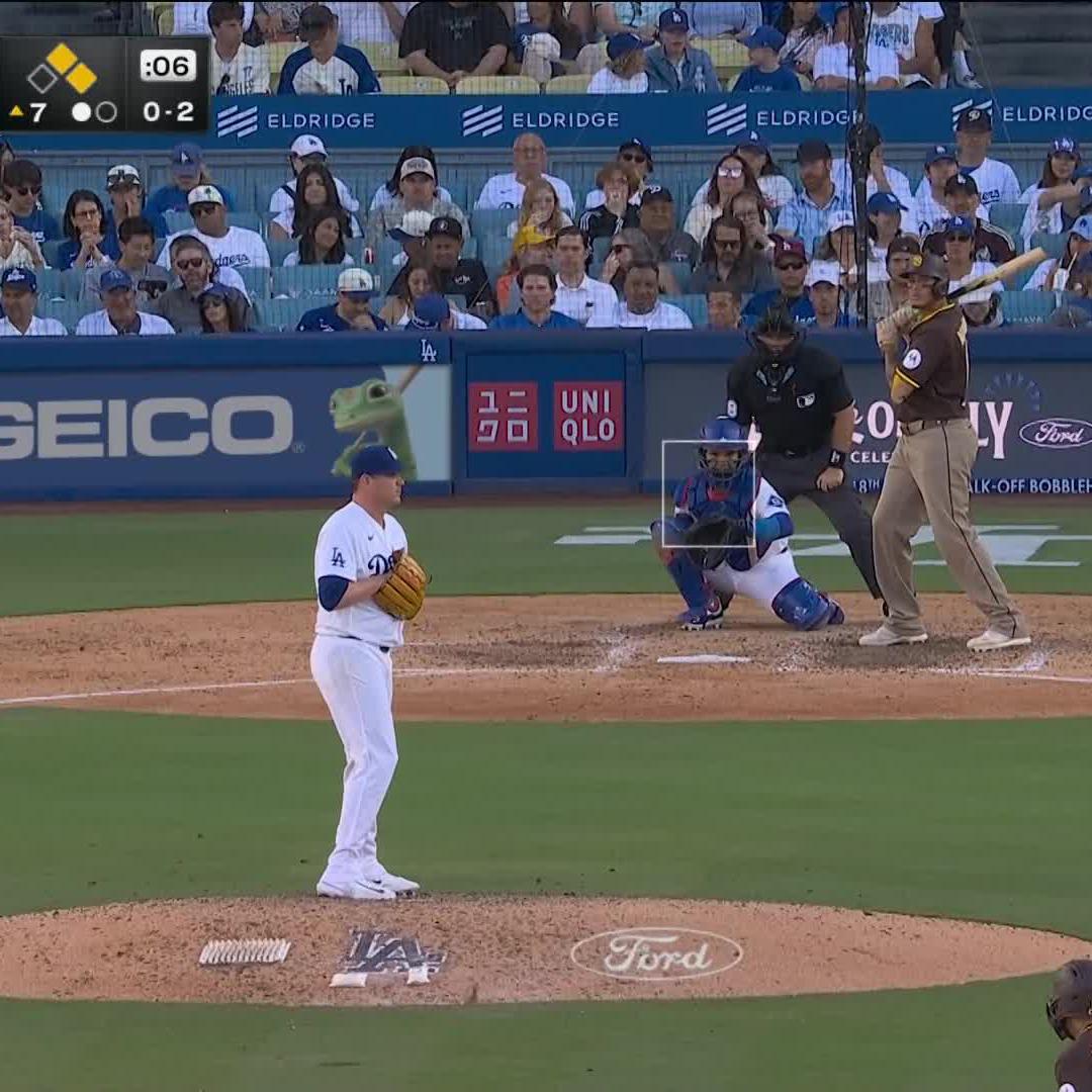 Manny Machado sends one JUST over the center field fence. 👀