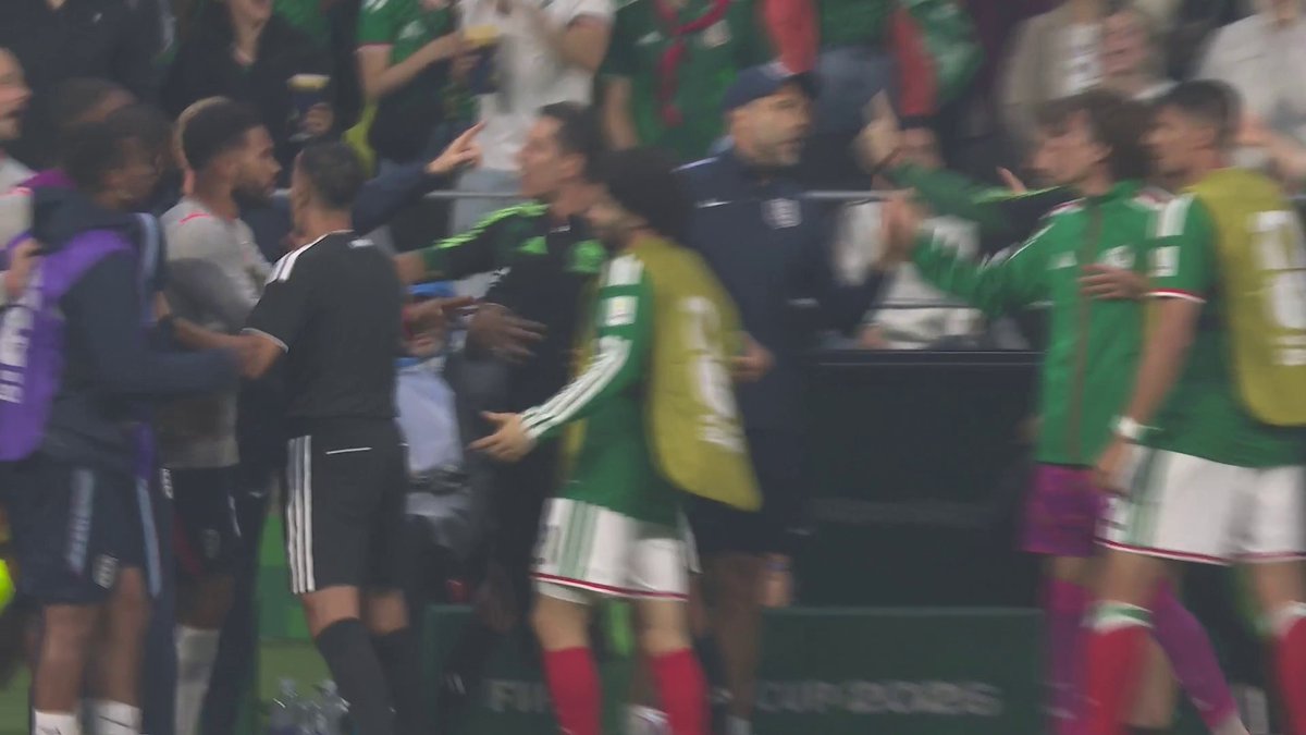 ⚠️❌ ¡INGLATERRA SE QUEDA CON 10 HOMBRES! Jarell Quansah es expulsado tras una durísima falta sobre Jesús Gallardo 😱 📺 Sigue toda la cobertura de la Copa Mundial de la FIFA 2026 por Telemundo y Peacock #MundialTelemundo #FIFAWorldCup #Somos26 #MéxicoVsInglaterra