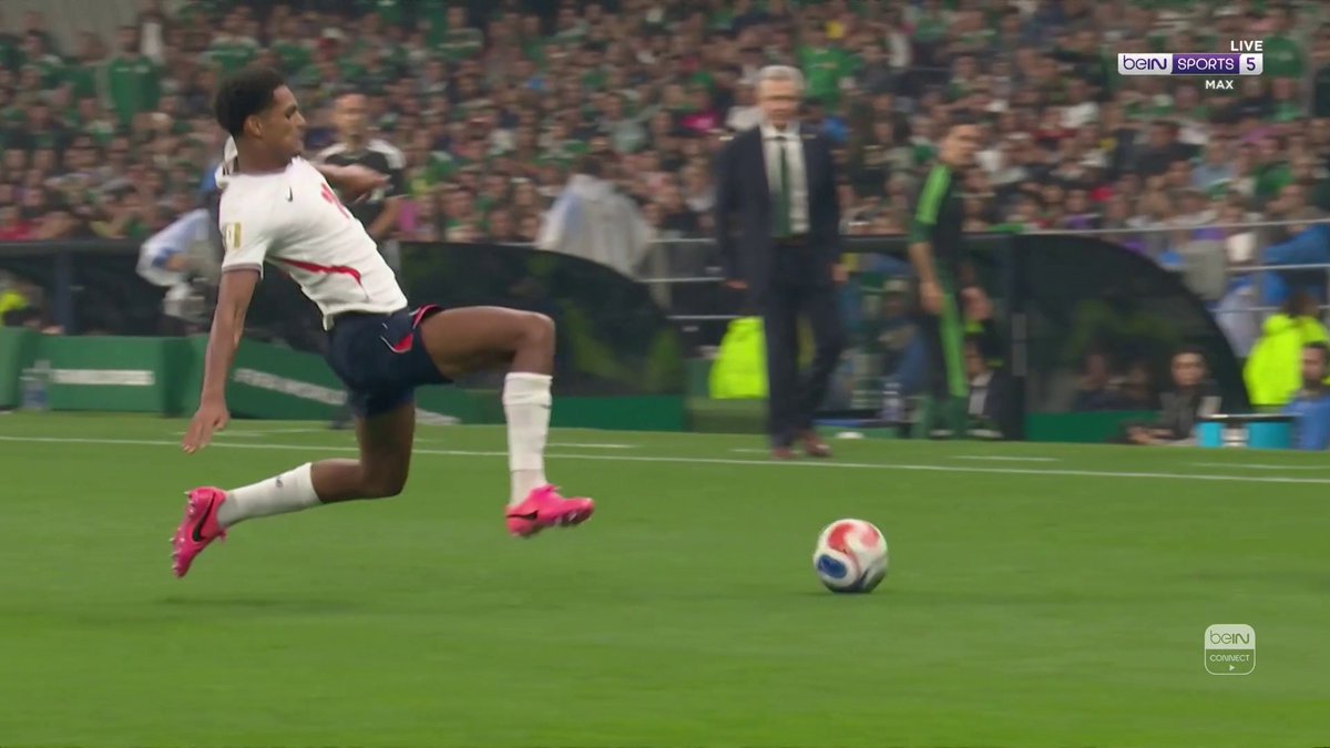 RED CARD! 🟥 England down to 10 men as Jarell Quansah is sent off after a VAR review. #FIFAWorldCup | #beINWC26 | #England