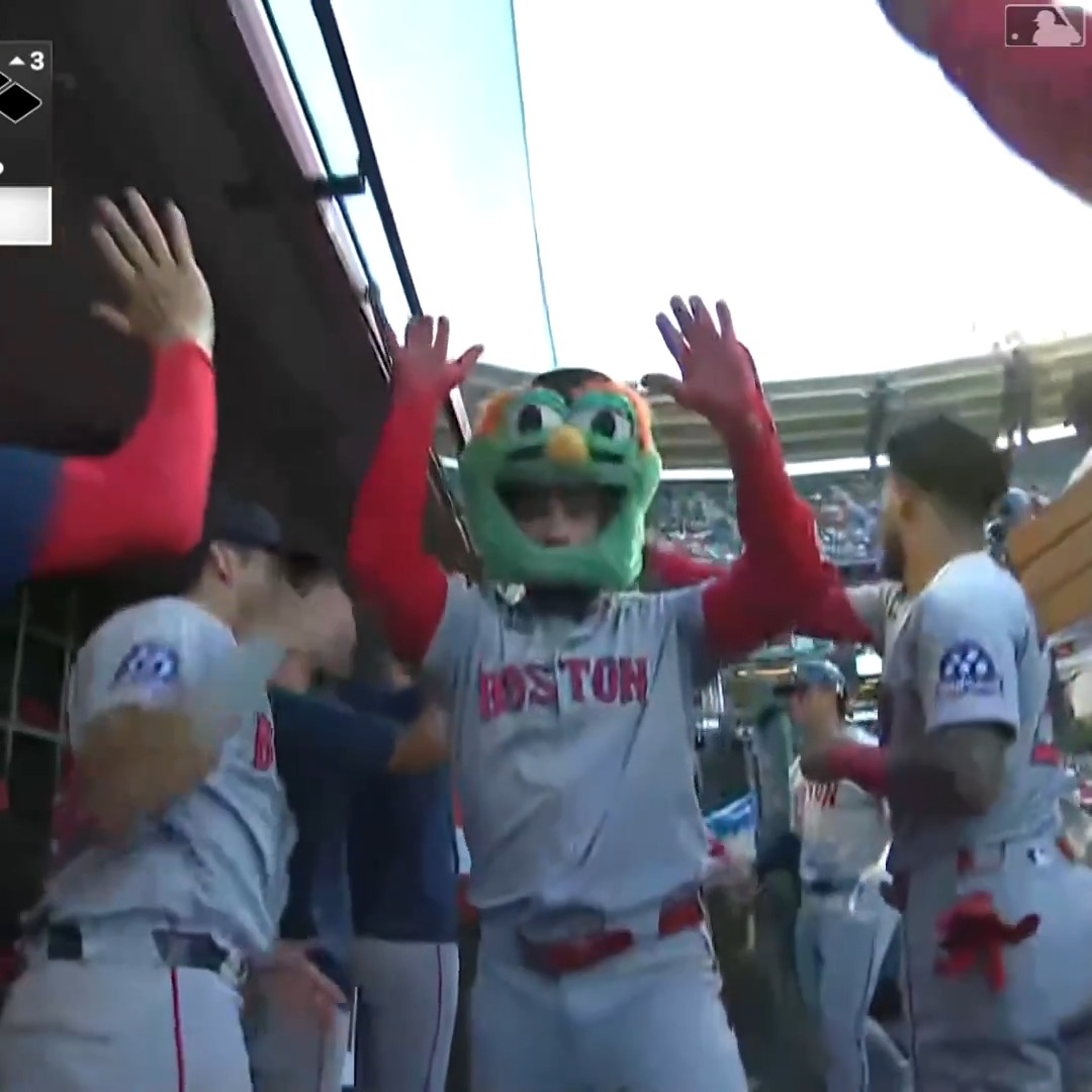 Another day, another Willson dinger!