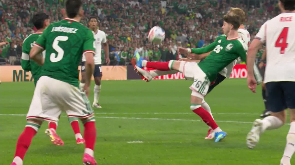 LA JUGADA DE LA DISCUSIÓN… Por esta infracción de Harry Kane se cobró el penal para México que derivó en el 2-3 de Jiménez. ¿Qué te pareció? ⚽ #ESPNMundial 📺 Mirá los mejores partidos de la #FIFAWorldCup por ESPN, en el Plan Premium de #DisneyPlus
