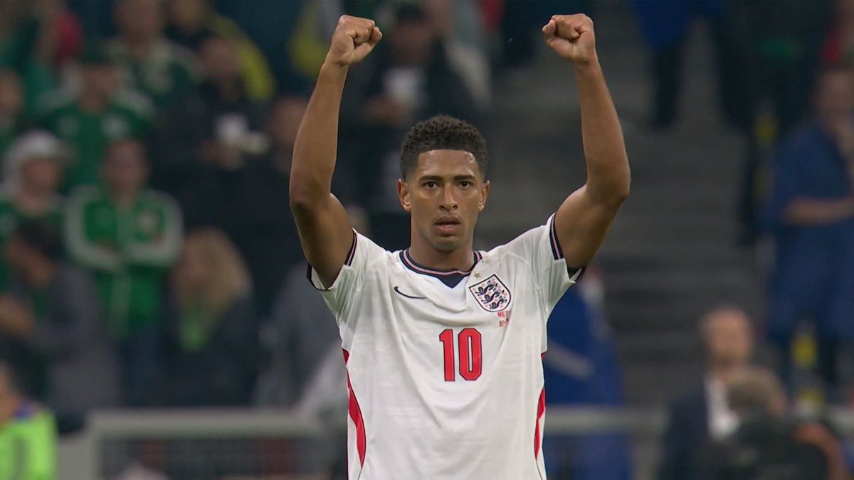 Bellingham AGAIN!!!!! 😱 Absolute scenes in the Azteca as Jude Bellingham doubles England's lead over Mexico 🙌🏻
