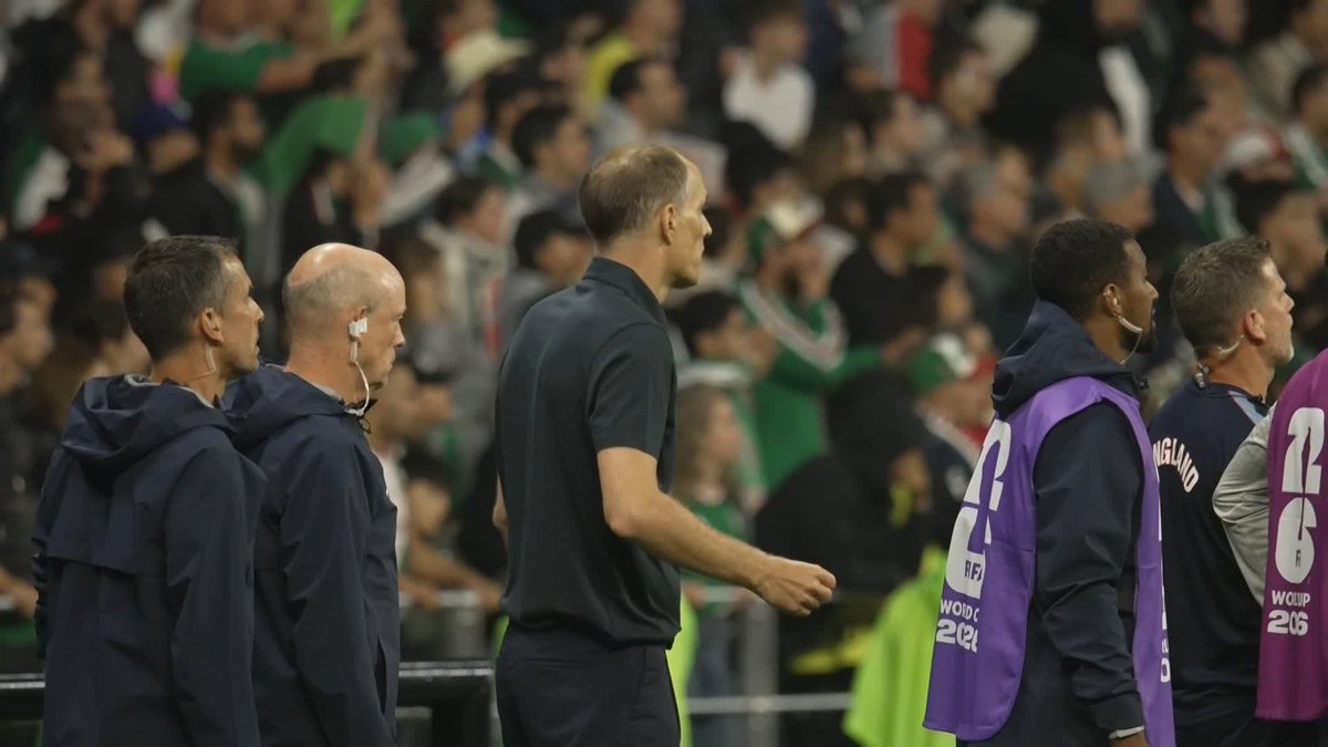 Tuchel LOVED that one 😅 The England boss celebrated with his team after the Three Lions' emphatic win over Mexico ‼️