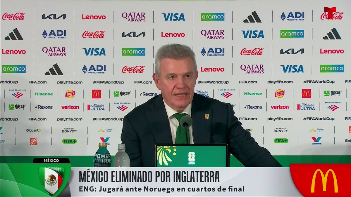 👋🏼 ¡FIN DE UNA ERA Y COMIENZO DE OTRA EN EL TRI! 🇲🇽 Javier Aguirre habló del fin de su ciclo tras el Mundial 2026 y le pasó la estafeta a Rafa Márquez como el nuevo director técnico de la Selección Mexicana. 👨🏻🏫 ¿Podrá el 'Káiser' llevar a México a los Cuartos de Final? 👇🤔 📺 Sigue toda la cobertura de la Copa Mundial de la FIFA 2026 por Telemundo y Peacock. #MundialTelemundo #FIFAWorldCup #Somos26 #Mexico