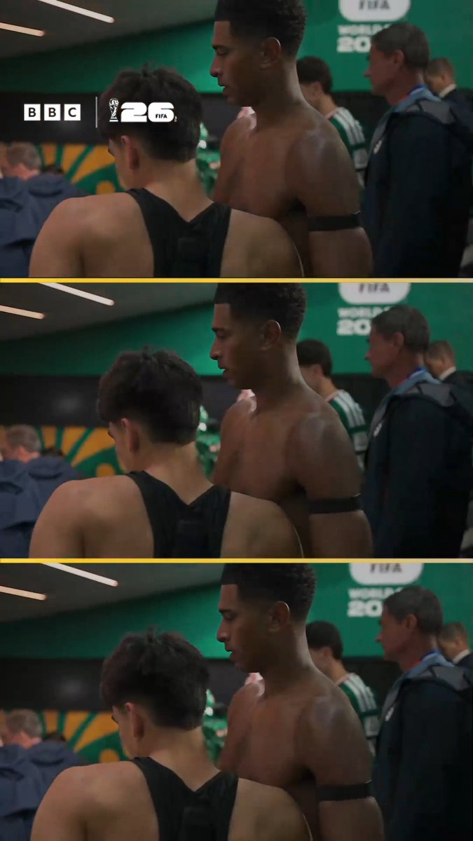 Lovely touch from Jude Bellingham 👏 He consoled Mexico's 17-year-old star Gilberto Mora and swapped shirts in the tunnel after the game 🤝 #FifaWorldCup