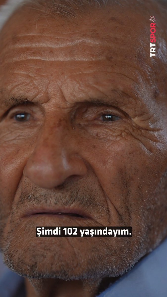 🤼‍♂️ 102 yaşında bir yağlı güreş sevdalısı: Salih Amca 1950'den beri Kırkpınar Yağlı Güreşleri'ni izlemek için 'Dualı Çayır'ın yolunu tutuyor... 🤲🌱 👏 Salih Amca 102 yaşında... Sakarya'dan Edirne'ye her sene bu tutkuyu yaşamak için tribündeki yerini alıyor. #TRTSporDijital