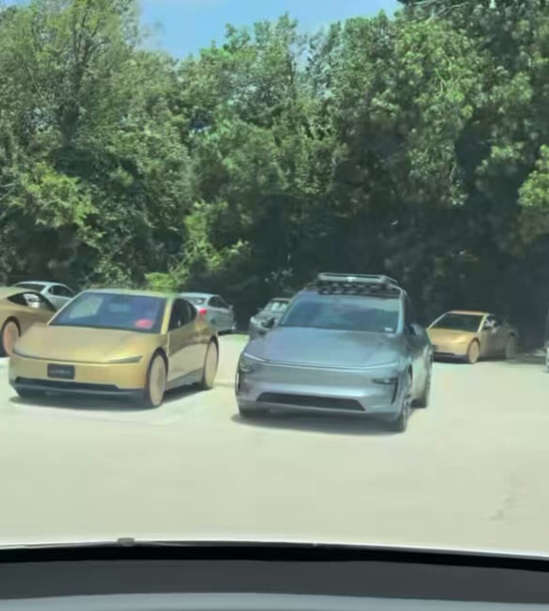 Dallas just became Cybercab central A parking lot full of Tesla Cybercabs has been spotted 👀🔥 Fb: Lamari Thompson