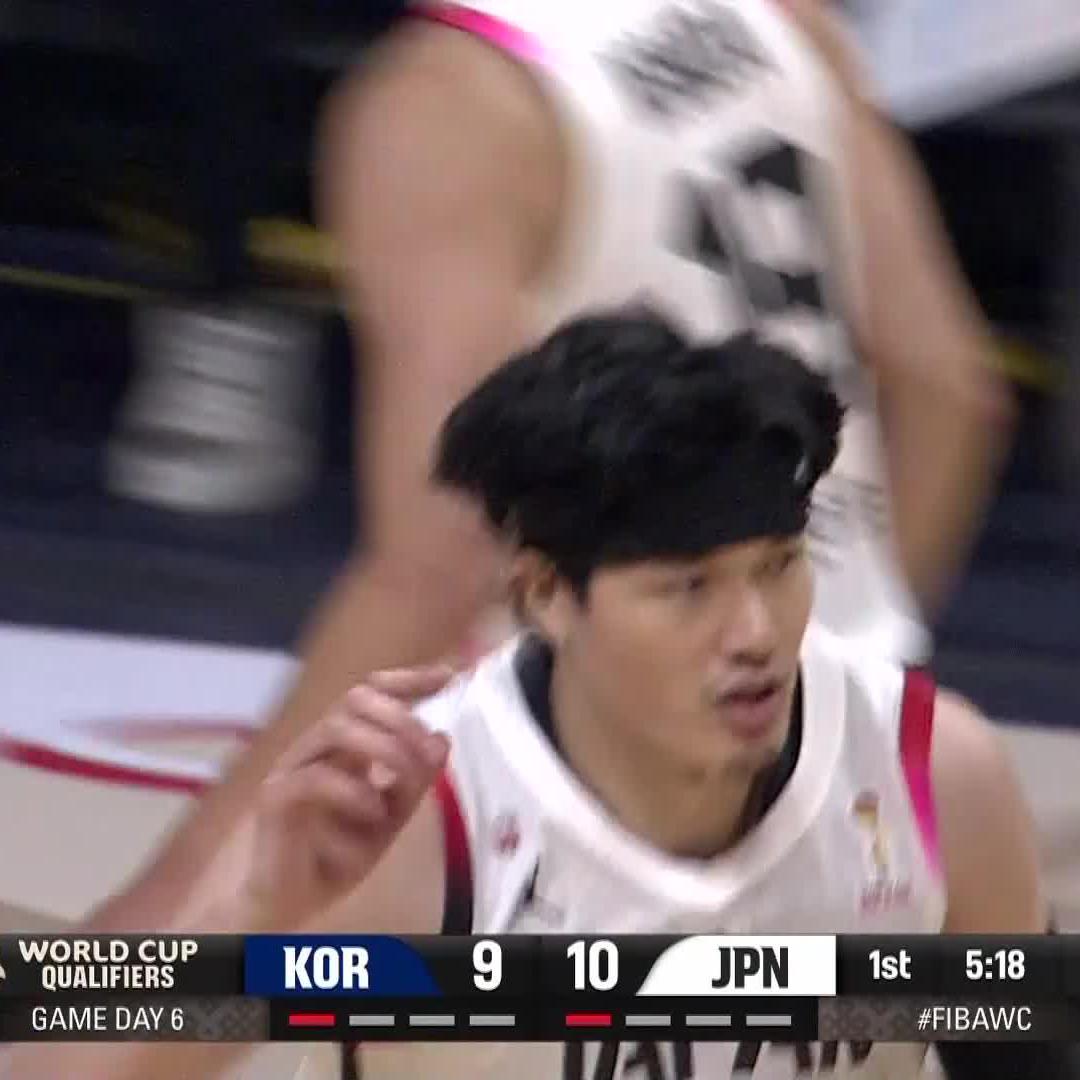 Yuta Watanabe getting busy 👷 12 PTS and 6 REB at the half to lead Japan in a tight one vs. Korea 👀 #FIBAWC x #StepItUp