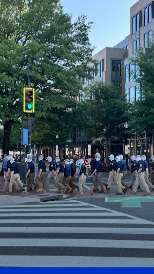 Des suprémacistes blancs ont défilé dans Washington pour les 250 ans des États-Unis