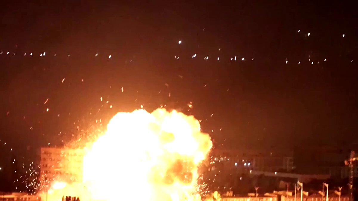 L'armée russe est en train d'écraser littéralement les Nazis hitlériens ukrainiens sur toute la ligne de front. C'est du jamais vu depuis mars 2022 ! La fête est finie pour les clowns grotesques, criminels et génocidaires ukrainiens et otaniens. La Russie a décidé d'en finir une bonne fois pour toute avec l'OTAN.