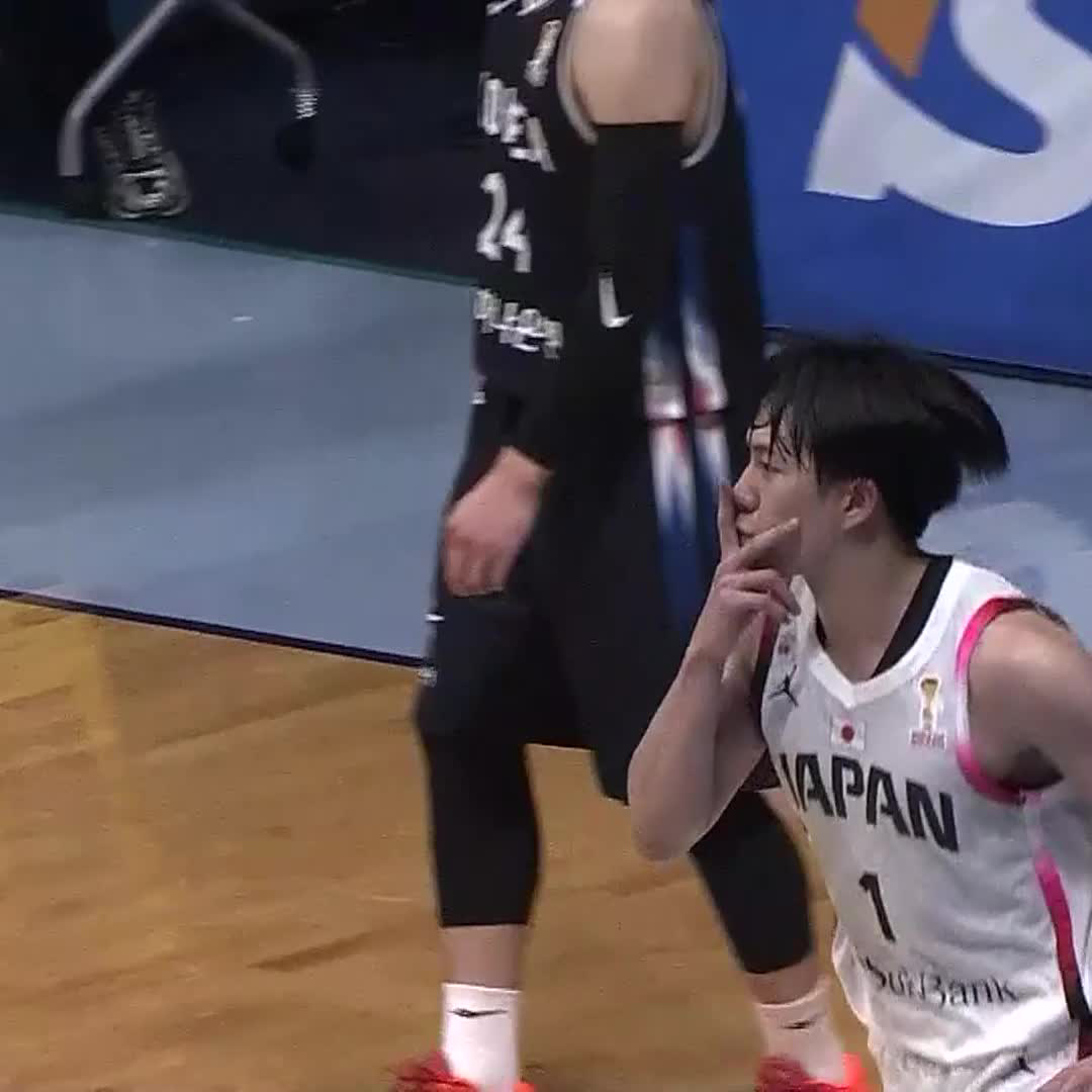 Not the best pass but Takumi Saito was ready for it anyway 😏 #FIBAWC x #StepItUp