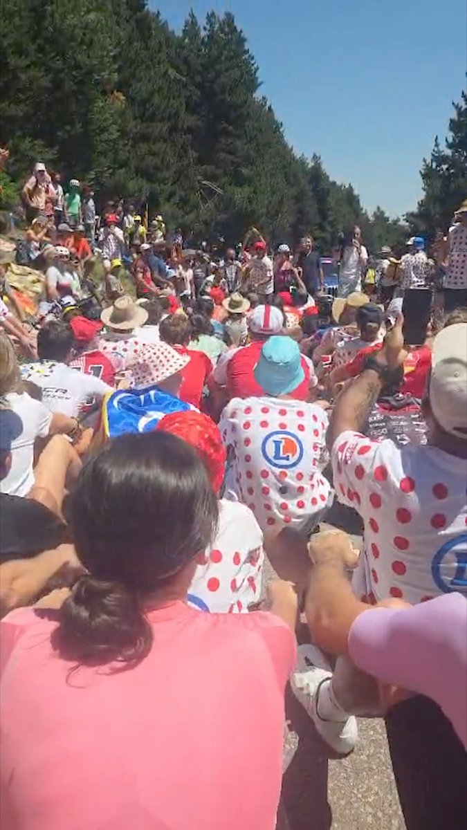 The Norwegian fans bringing their viking row to the Tour de France! 🇳🇴🚣
