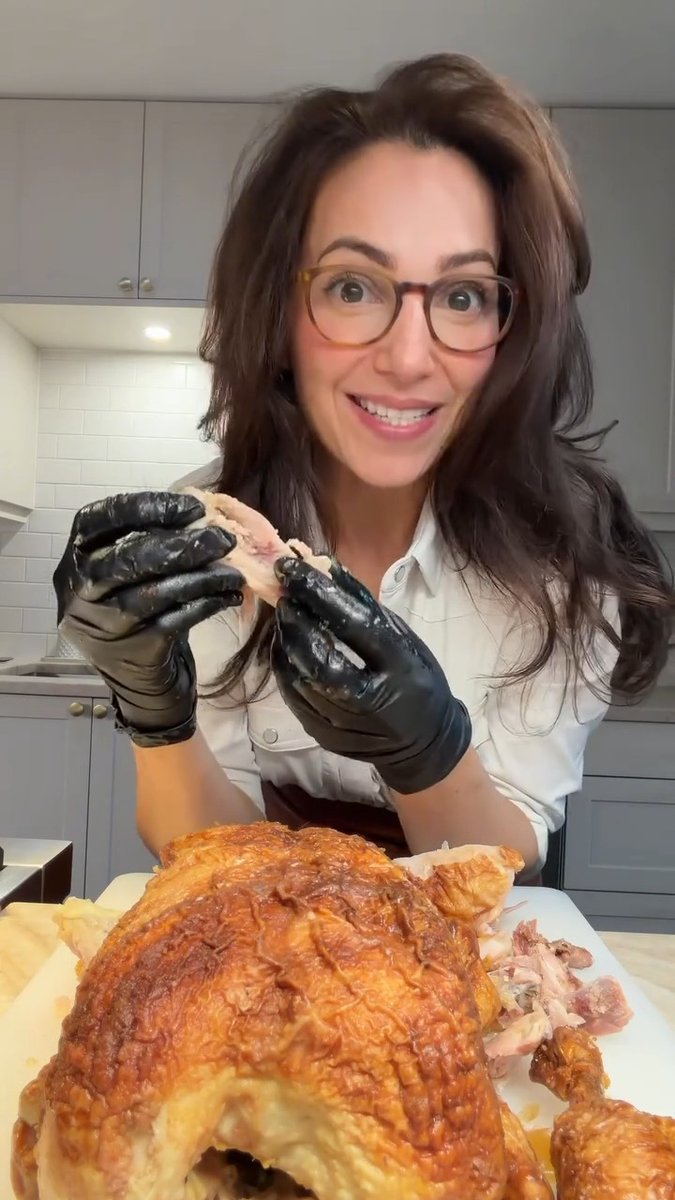 "If you think this is raw, you’re wrong.” Jess Pryles explains why chicken can be pink close to the bone. It does NOT mean it’s undercooked! 👀 Catch Jess judging the all-new barbecue series #FNPitmasters starting Monday, July 13 @ 9|8c!