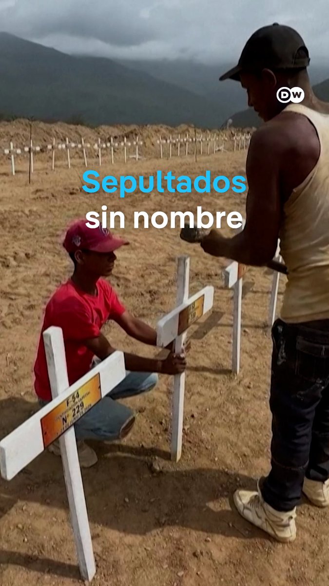 Entierran a 150 fallecidos en los terremotos de Venezuela sin identificar En el municipio de Catia La Mar, en La Guaira, se abrieron zanjas en el cementerio local de La Esperanza para poder enterrar a las víctimas de los sismos del 24 de junio que no pudieron ser identificadas. La tragedia ha dejado al menos 3.342 personas fallecidas y unos 16.740 heridos.