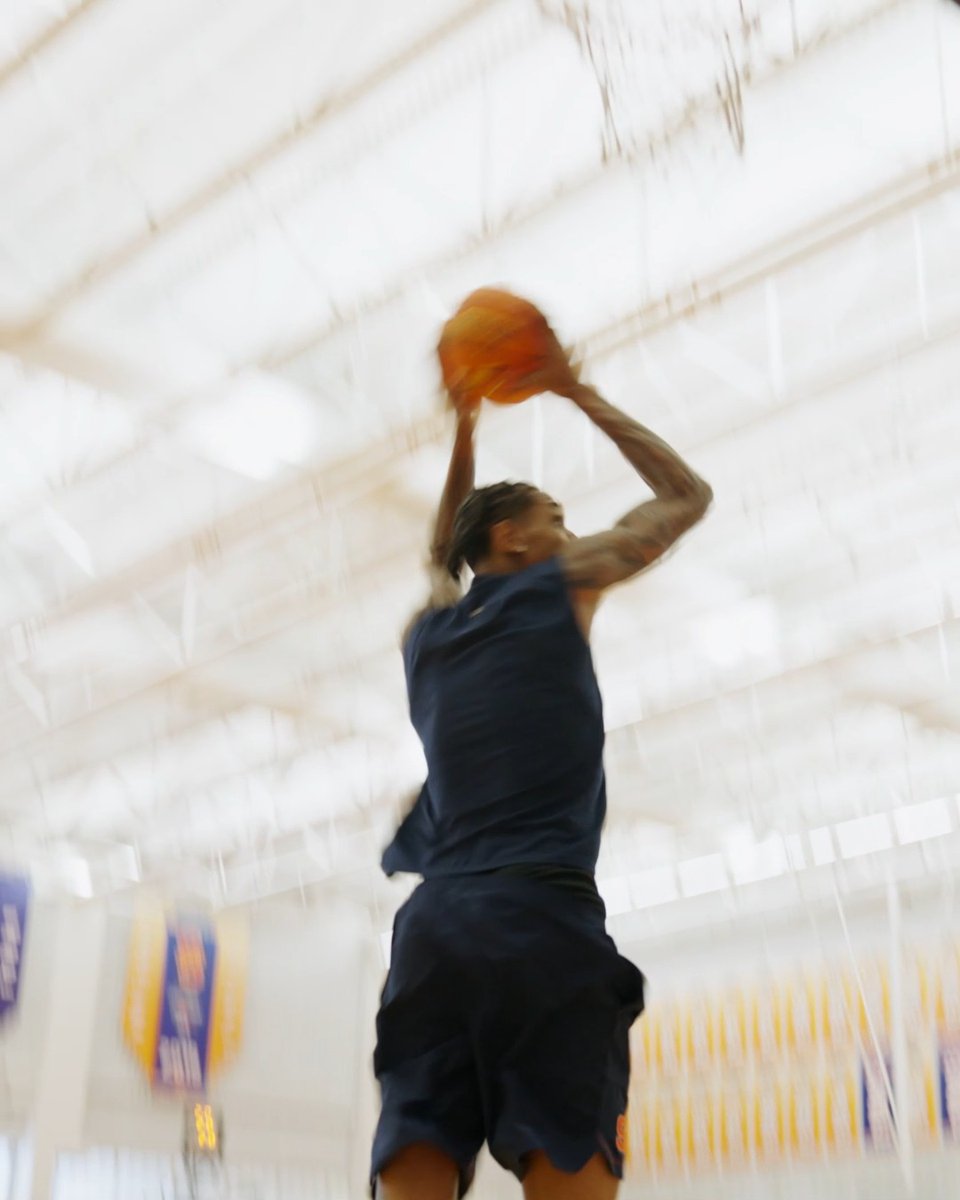 Don't miss Sadiq in the dunk contest at Summer Slam on July 22! 🍊🔥 Support Syracuse Basketball NIL opportunities and be part of an unforgettable evening celebrating the next era of Orange greatness! ➡️