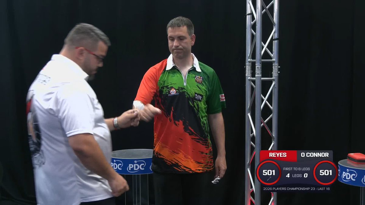 CLASSY CLASSY CRISTO! What a finish! 👏 Cristo Reyes produces a mesmerising 140 checkout to race into a 4-0 lead against William O'Connor! 📺 #PC23