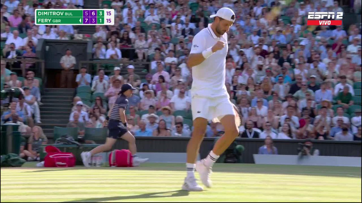 ¡HASTA EN EL PISO LE SALE TODO A DIMITROV! 🙌 📺 Mirá #Wimbledon en el Plan Premium de Disney Plus.