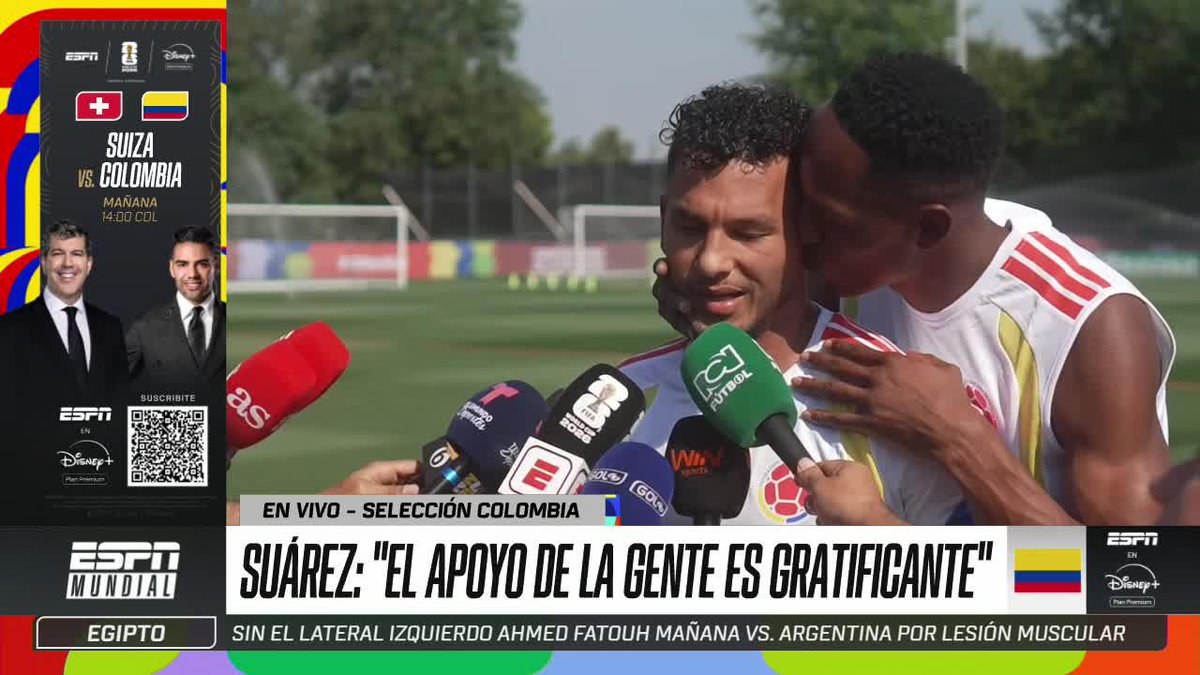 ¿EL BESO DE LA SUERTE? ¡Yerry Mina interrumpió a Luis Suárez en plena nota CON UN BESO! 😂 ⚡ #ESPNMundial 📺 Mirá los mejores partidos de la #FIFAWorldCup por ESPN, en el Plan Premium de #DisneyPlus
