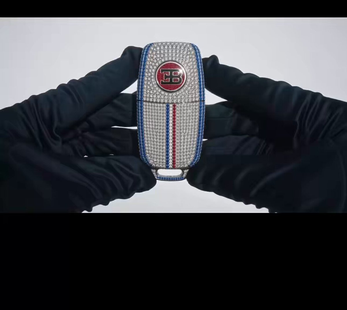 Burna boys new Bugatti key is also customized with diamonds 💎 🔥