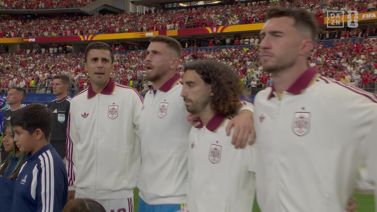 ¡UN HIMNO PARA SOÑAR! ¡UN HIMNO PARA SUFRIR! ¡UN HIMNO PARA VIVIR UN PARTIDO QUE ES HISTORIA DEL FÚTBOL! ESTO ES ESPAÑA, SEÑORES 😍🇪🇸 #DAZNMundial