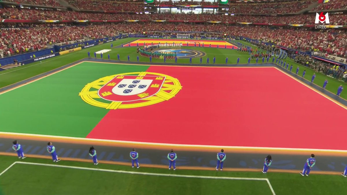 CRISTIANO RONALDO TRÈS ÉMU AU MOMENT DE CHANTER L'HYMNE DU PORTUGAL 🥹🇵🇹 Pour peut-être son dernier match en Coupe du Monde 💔 #PORESP #ESPPOR