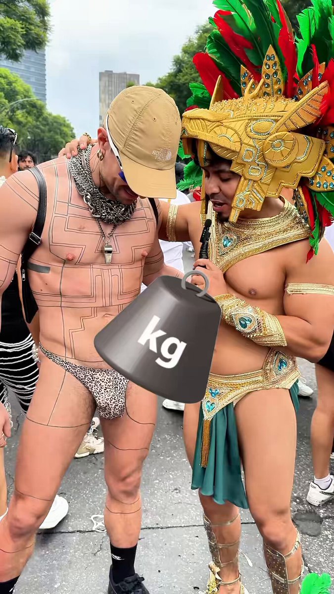 Muy todo que ver aunque tenga más huevos que verga no me importa está delicioso. 🤤🍆
