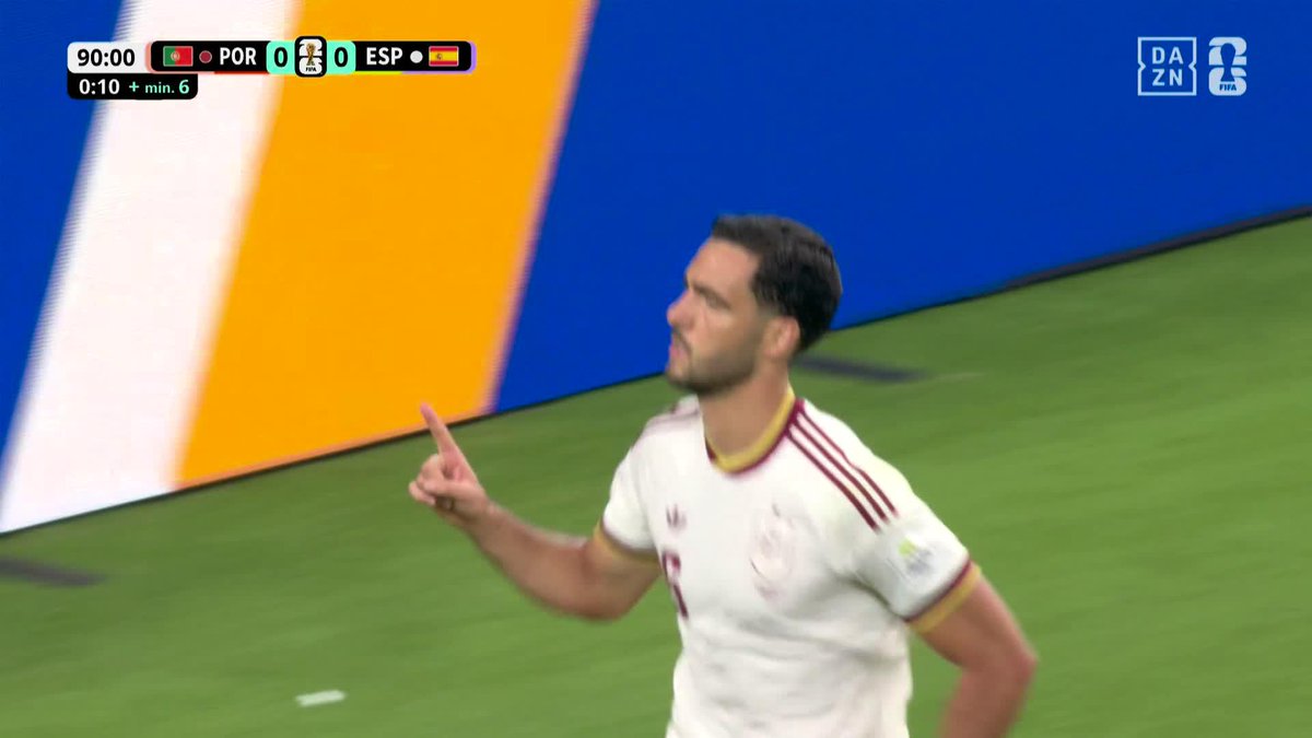 アディショナルタイムに試合が動いた⚽️ FKを素早く蹴り出し メリーノが先制弾🇪🇸 🏆️#FIFAワールドカップ ラウンド16 🆚ポルトガル×スペイン 📱#DAZN ライブ配信中 #本気で楽しむならDAZN コカ･コーラ