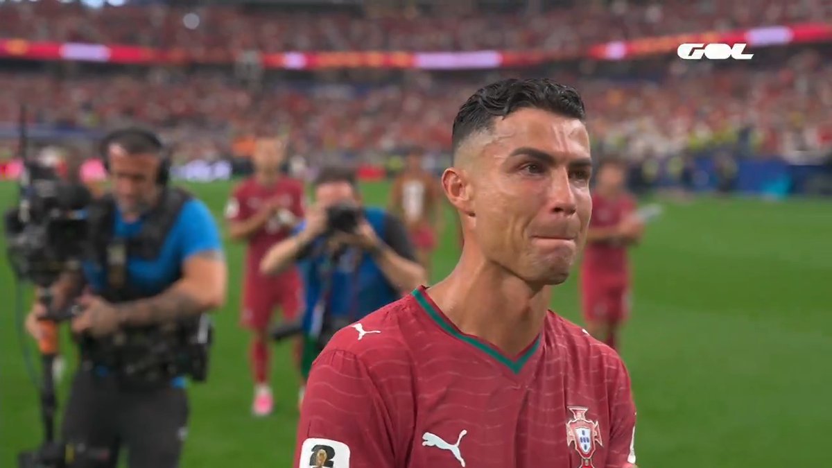 Una imagen para la que no estábamos preparados... Cristiano se despide de su último mundial 💔