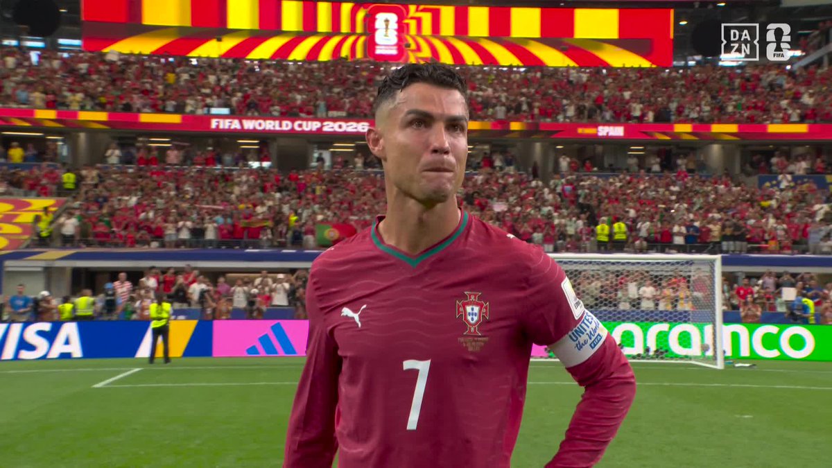 41歳レジェンド🇵🇹 史上初6大会連続得点のロナウド 最後のワールドカップは涙でピッチを去ることに😢 🏆️#FIFAワールドカップ ラウンド16 🆚ポルトガル×スペイン 📱#DAZN ライブ配信中 #本気で楽しむならDAZN