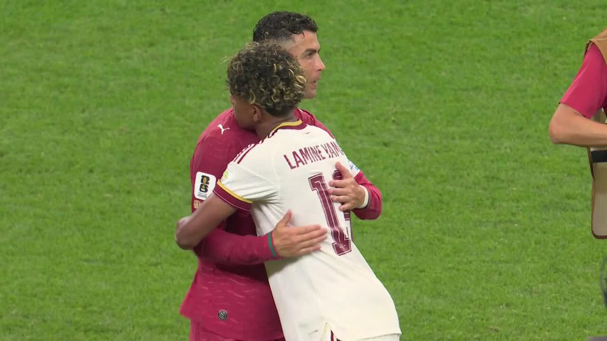 Lamine Yamal, buscando a Cristiano Ronaldo para abrazarlo, tras eliminarlo del Mundial, ufff. 💔🥺