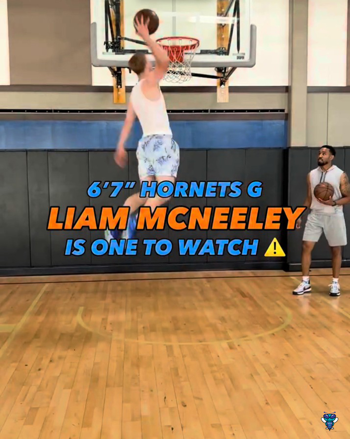 Liam McNeeley has been working on his game this offseason. 👀 (📹 hoopskrew/IG)
