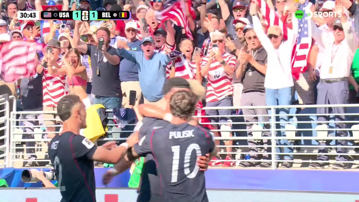¡GOL DE ESTADOS UNIDOS! Malik Tillman, nuevamente de tiro libre, puso el 1-1 ante Bélgica.