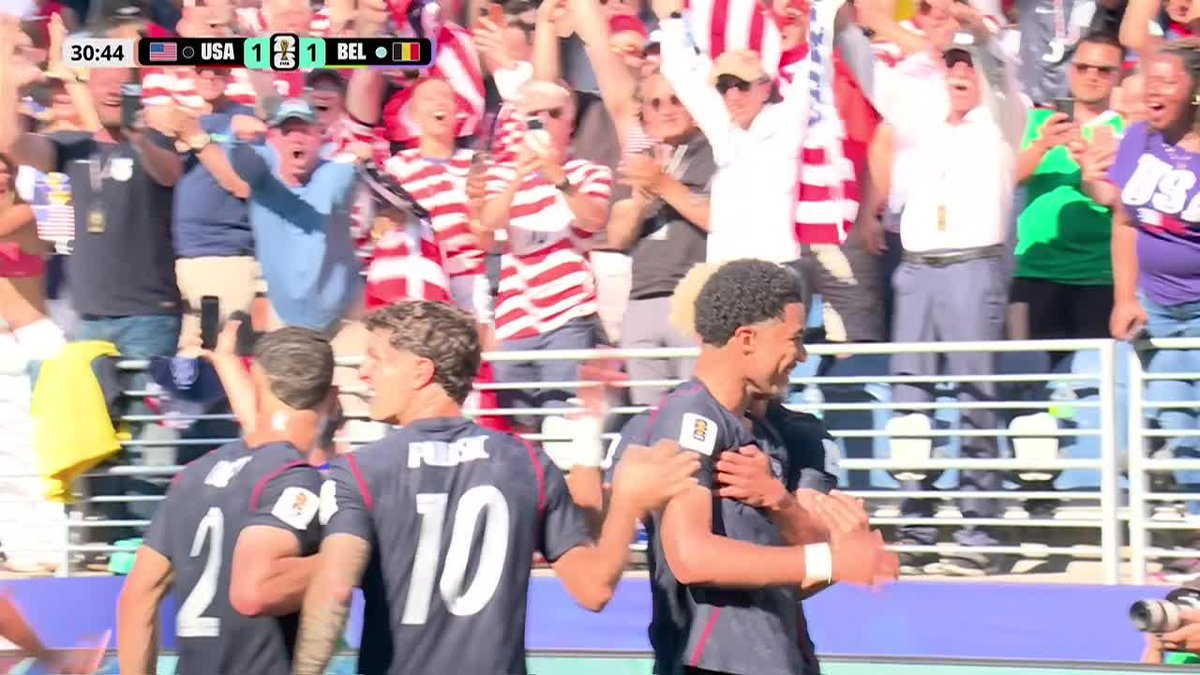 USA metió un gol de un foul que no fue y que se lo hicieron a un jugador que estaba expulsado para jugar hoy. El mundo se sorprende pero son cosas que nosotros lo vemos todas las semanas con Barracas Central