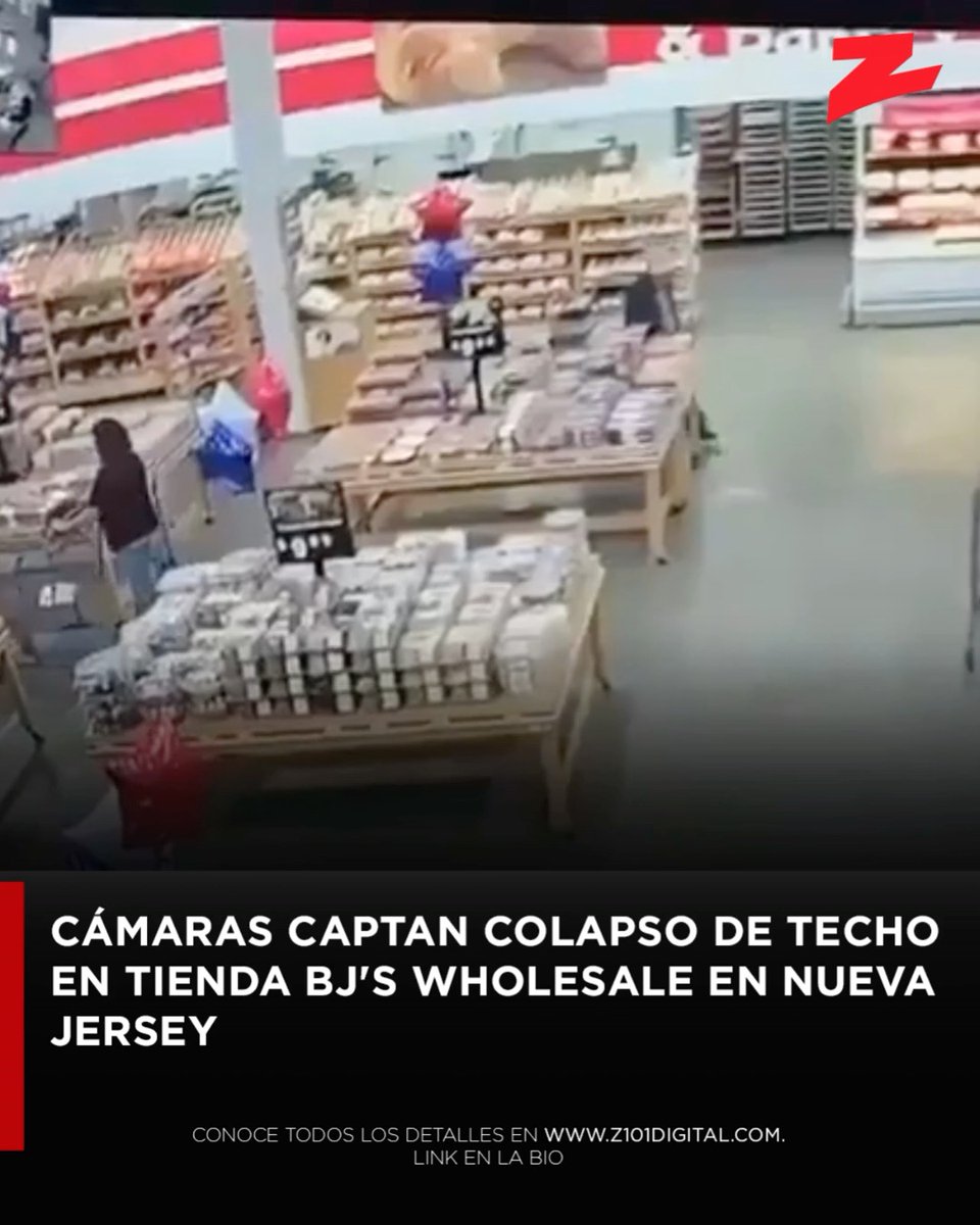 🇺🇸 Nueva Jersey, Estados Unidos | Cámaras de seguridad captaron el dramático momento en que el techo de una tienda BJ's Wholesale colapsó en Nueva Jersey, generando una nube de escombros y polvo en el interior del establecimiento. A pesar de la magnitud del derrumbe, las autoridades confirmaron que no se reportaron heridos entre los empleados y clientes que se encontraban en el lugar al momento del incidente. Las imágenes captadas por las cámaras de seguridad circularon rápidamente en redes sociales, donde generaron miles de reacciones por la violencia del colapso y la fortuna de que no hubiera víctimas. Las autoridades locales investigan las causas estructurales que provocaron el derrumbe del techo del establecimiento, que permanece cerrado mientras se evalúan los daños en la infraestructura. #NuevaJersey #EstadosUnidos #Derrumbe #ZDigital