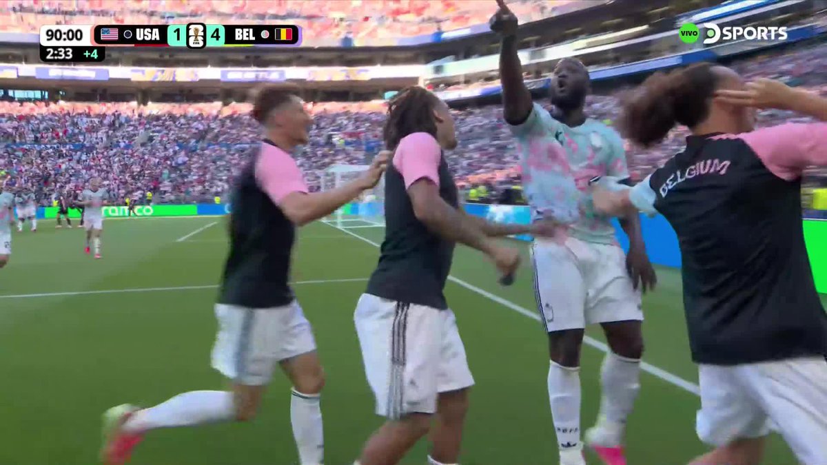 ¡CUARTO GOL DE BÉLGICA! 🇧🇪 Lukaku la puso contra el palo izquierdo para el 4-1 frente a Estados Unidos. #MundialEnDSPORTS #FIFAWorldCup