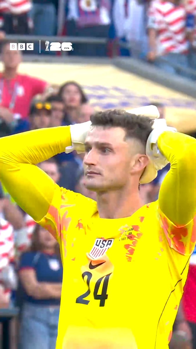 🗣 "An embarrassing one to concede!"😳 It's a nightmare moment for USA goalkeeper Matt Freese ⚽😬