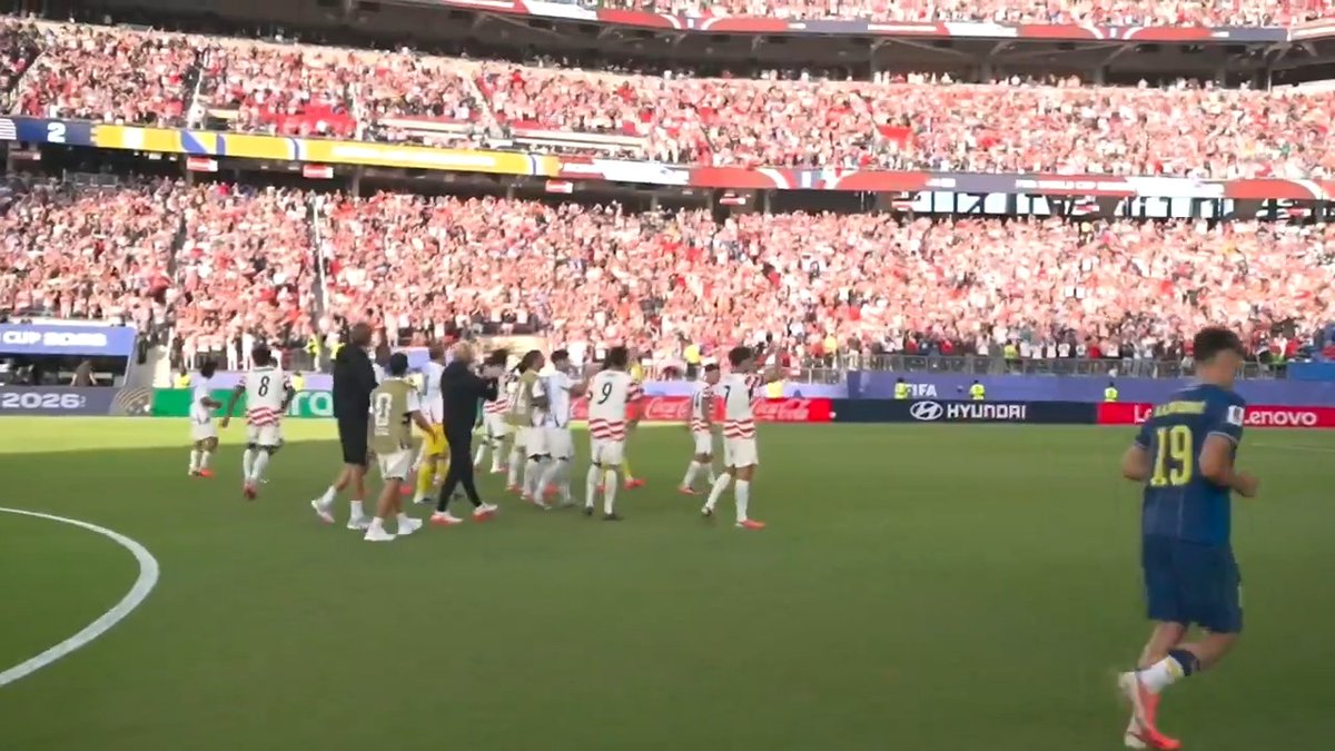 USMNT gave us memories that will last a lifetime. 🇺🇸 via Telemundo Deportes