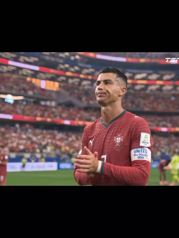 Yanlış Ülke'nin son Mohikanı Ronaldo şımarık takım arkadaşlarının kurbanı oldu. Senden sonra Favori Portekiz olayı bitmiştir.